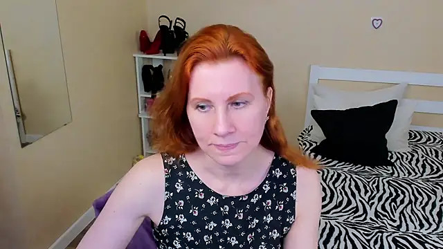 Snapshot of FoxySophia chatting on May 2, 2:33 pm FoxySophia online show from May 2, 2:33 pm