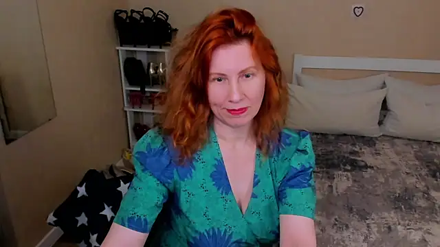 Snapshot of FoxySophia chatting on June 12, 6:07 pm FoxySophia online show from June 12, 6:07 pm