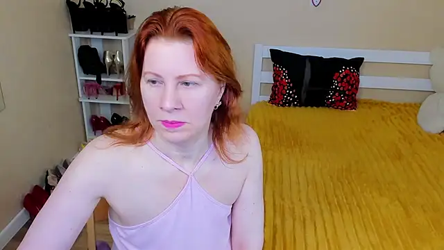 Snapshot of FoxySophia chatting on July 6, 3:58 pm FoxySophia online show from July 6, 3:58 pm