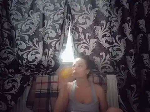 LindaStarS online show from March 1, 6:24 am