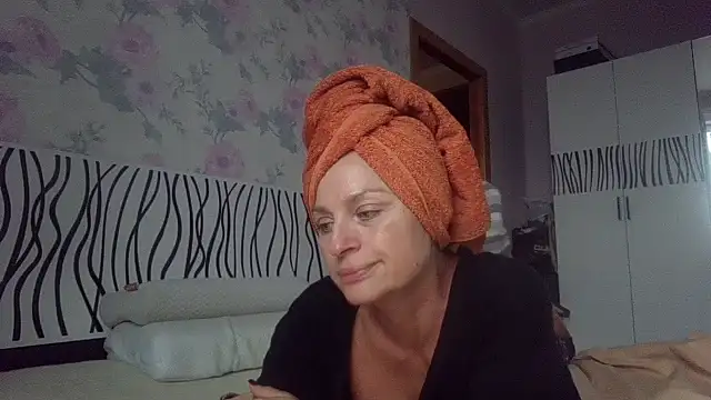 LindaStarS online show from October 6, 2:25 pm