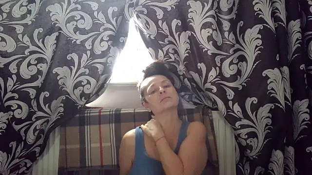 LindaStarS online show from February 8, 8:07 am