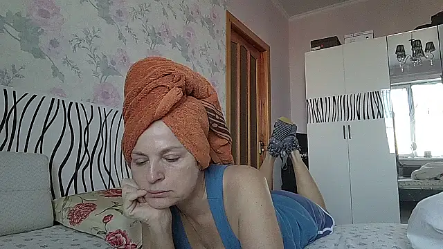 LindaStarS online show from February 10, 6:17 am