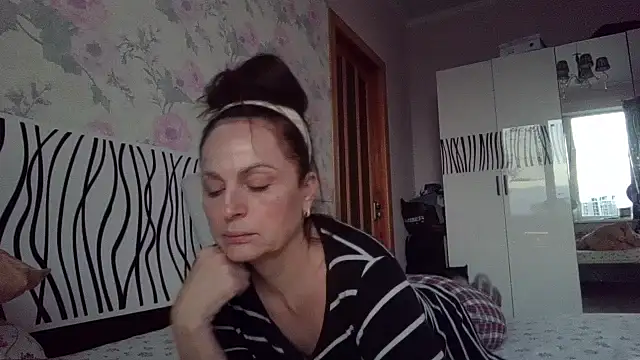LindaStarS online show from April 25, 4:59 pm