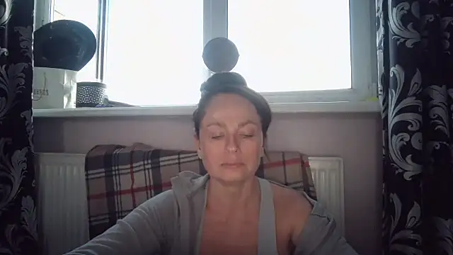 LindaStarS online show from April 26, 5:10 pm