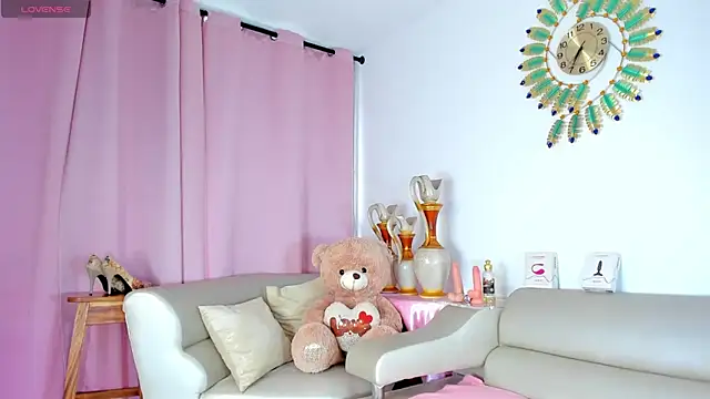 latinwondercockts online show from October 4, 12:25 pm