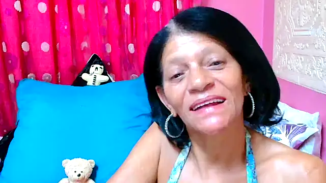 Snapshot of SLUTTYROXY chatting on January 27, 9:44 am SLUTTYROXY online show from January 27, 9:44 am