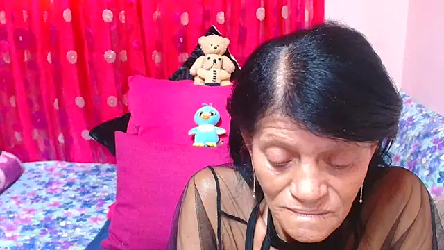 SLUTTYROXY online show from April 29, 5:55 am