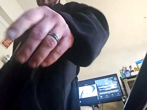 Snapshot of UncutHammer69 chatting on January 5, 5:27 pm UncutHammer69 online show from January 5, 5:27 pm