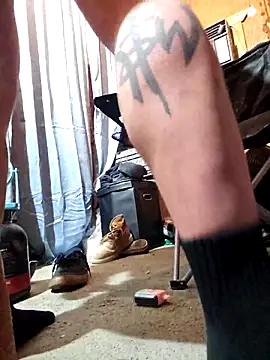 Snapshot of UncutHammer69 chatting on February 3, 3:48 am UncutHammer69 online show from February 3, 3:48 am