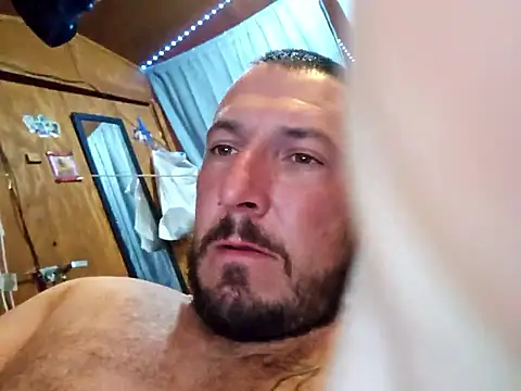 Snapshot of UncutHammer69 chatting on March 3, 8:37 pm UncutHammer69 online show from March 3, 8:37 pm