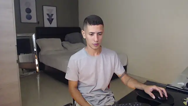 RetainedHound online show from November 12, 11:36 pm