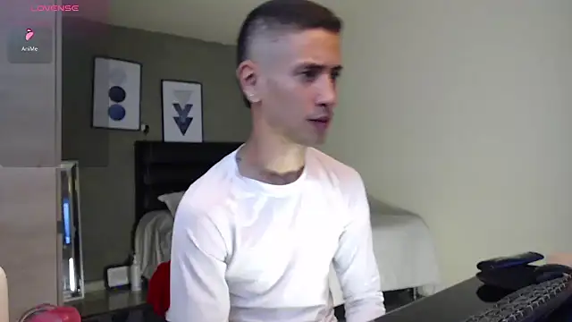 RetainedHound online show from December 19, 3:24 am