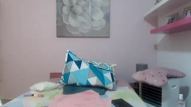 CindyCrawford online show from December 19, 3:57 am