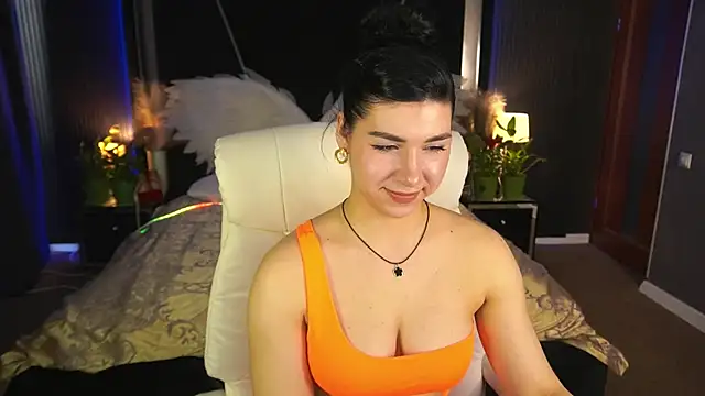 Snapshot of EmilyCandyy chatting on May 8, 6:19 am EmilyCandyy online show from May 8, 6:19 am