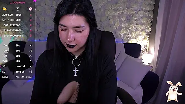 Snapshot of EmilyCandyy chatting on May 28, 6:21 am EmilyCandyy online show from May 28, 6:21 am