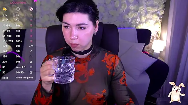 Snapshot of EmilyCandyy chatting on June 5, 6:31 am EmilyCandyy online show from June 5, 6:31 am