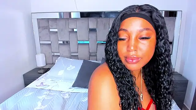 Snapshot of Cammiila chatting on February 5, 4:14 pm Cammiila online show from February 5, 4:14 pm