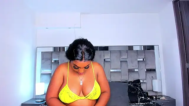 Snapshot of Cammiila chatting on February 26, 7:27 pm Cammiila online show from February 26, 7:27 pm