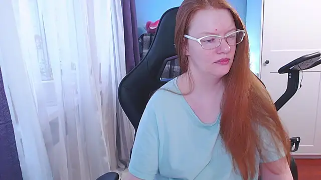 Lady Inari online show from November 5, 7:30 am