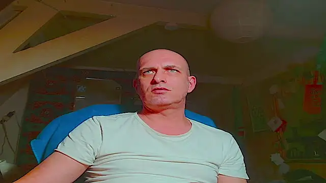 Snapshot of maxhard77 chatting on January 31, 9:35 pm maxhard77 online show from January 31, 9:35 pm