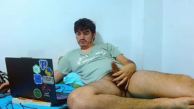 biglatin80 online show from March 1, 12:07 pm