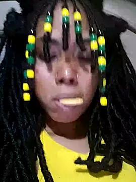 Snapshot of HONEYSWEETS_LIVE chatting on April 9, 5:18 am HONEYSWEETS LIVE online show from April 9, 5:18 am