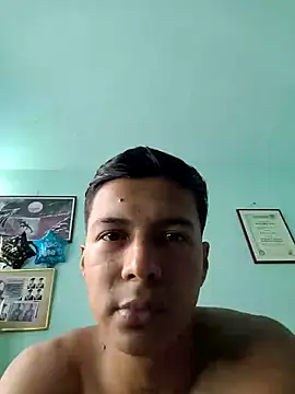 Snapshot of morenito420 chatting on August 3, 3:16 pm morenito420 online show from August 3, 3:16 pm