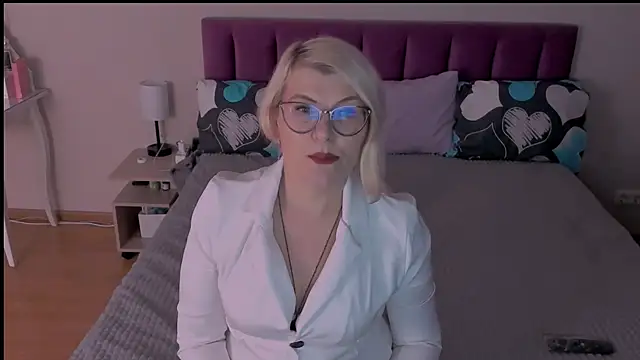 sabrinamacmarren online show from February 26, 4:24 pm