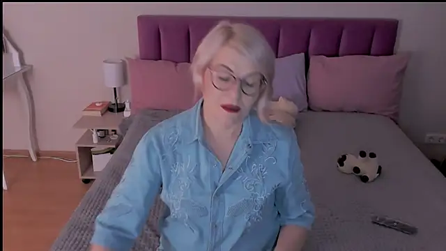 sabrinamacmarren online show from March 21, 4:51 pm