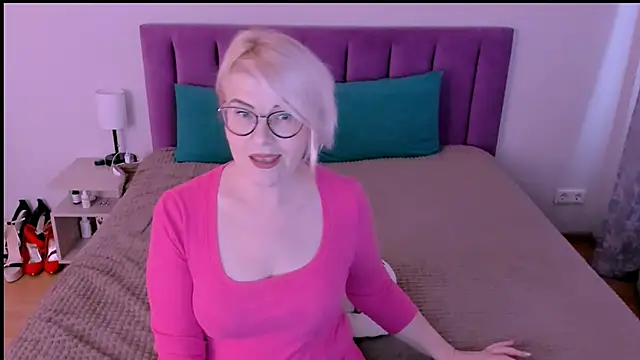 sabrinamacmarren online show from September 21, 3:02 pm