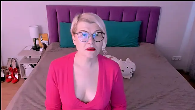 sabrinamacmarren online show from October 26, 1:17 pm