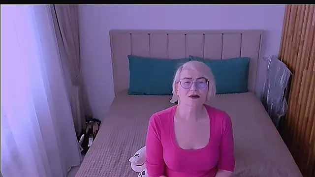 sabrinamacmarren online show from April 26, 10:35 am