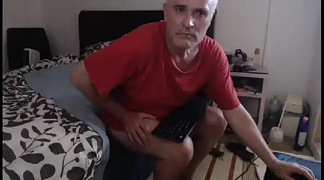 Snapshot of DrPenaltyXX chatting on December 26, 5:04 am DrPenaltyXX online show from December 26, 5:04 am