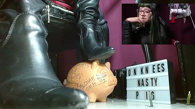 Snapshot of MeGoddesSara chatting on May 16, 8:18 pm MeGoddesSara online show from May 16, 8:18 pm