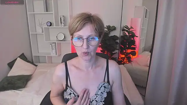 Paris Cherry online show from June 7, 4:49 am