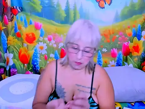 Snapshot of indianroxy chatting on June 28, 12:33 pm indianroxy online show from June 28, 12:33 pm