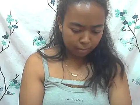 Snapshot of milkboobsgirl chatting on February 28, 7:48 am milkboobsgirl online show from February 28, 7:48 am