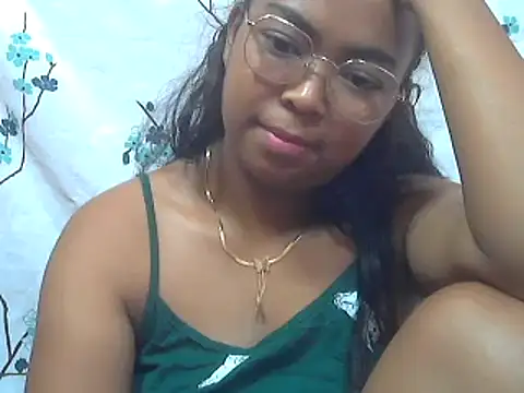 Snapshot of milkboobsgirl chatting on March 12, 7:57 am milkboobsgirl online show from March 12, 7:57 am