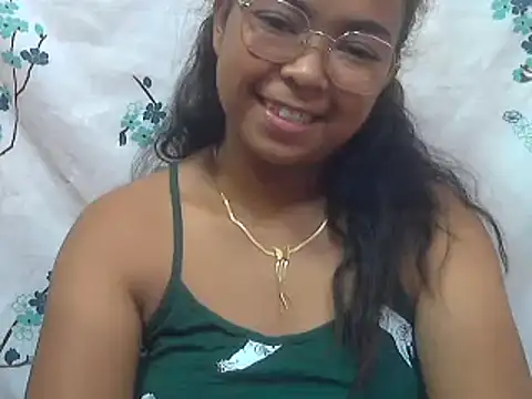 Snapshot of milkboobsgirl chatting on March 12, 10:59 am milkboobsgirl online show from March 12, 10:59 am