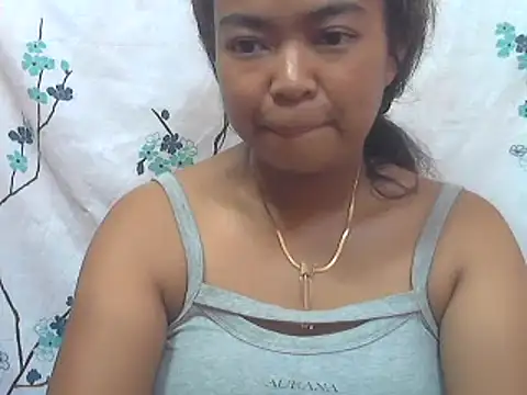 Snapshot of milkboobsgirl chatting on March 13, 3:54 am milkboobsgirl online show from March 13, 3:54 am