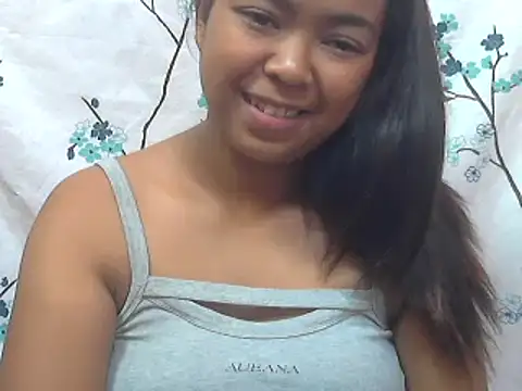 Snapshot of milkboobsgirl chatting on March 18, 8:14 am milkboobsgirl online show from March 18, 8:14 am