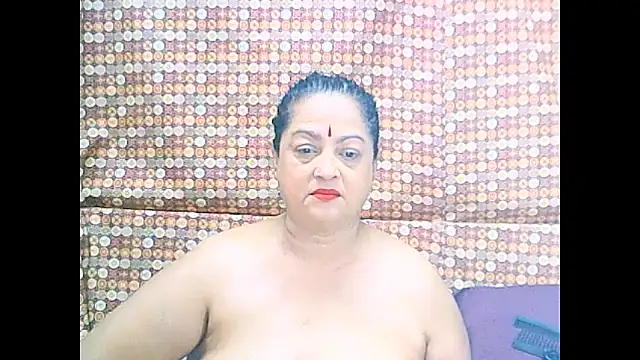 Snapshot of matureindian chatting on May 17, 9:17 am matureindian online show from May 17, 9:17 am