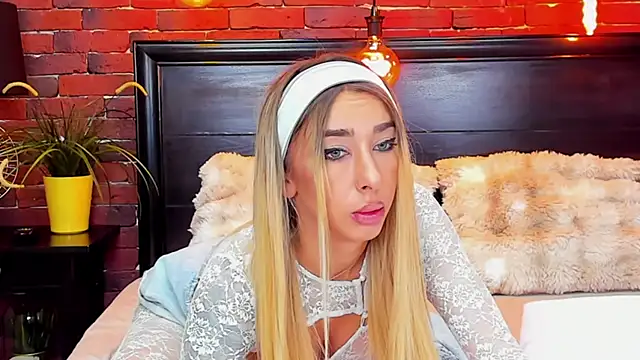 ChristynaRoss online show from January 18, 8:23 pm