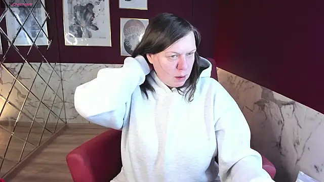 KellyPerfection online show from February 4, 5:24 am