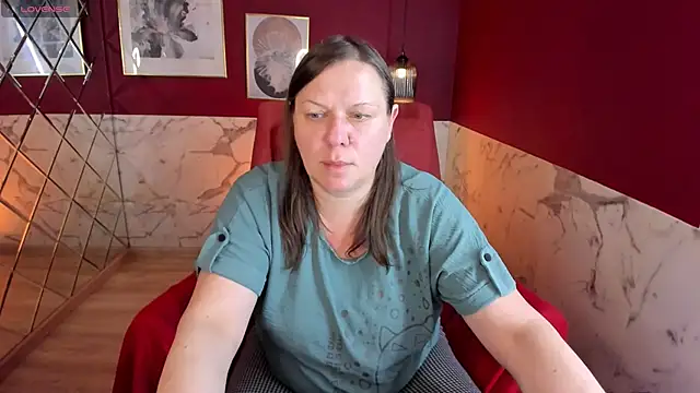 KellyPerfection online show from June 7, 8:40 am