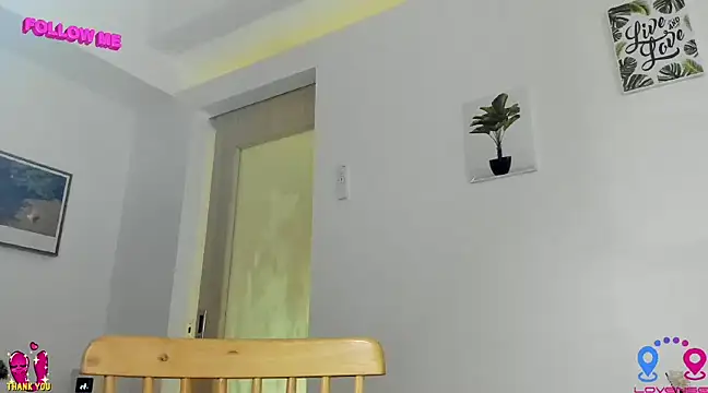 Snapshot of hottycrishina chatting on January 18, 5:10 am hottycrishina online show from January 18, 5:10 am