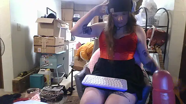 Snapshot of CaasiDeflower chatting on August 8, 7:10 am CaasiDeflower online show from August 8, 7:10 am