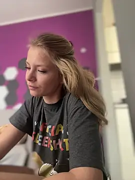 AnastasiaAniess online show from March 19, 9:28 am