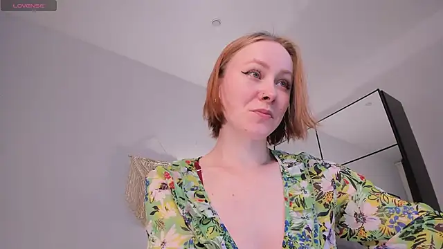 LilianKroft online show from May 7, 11:59 am